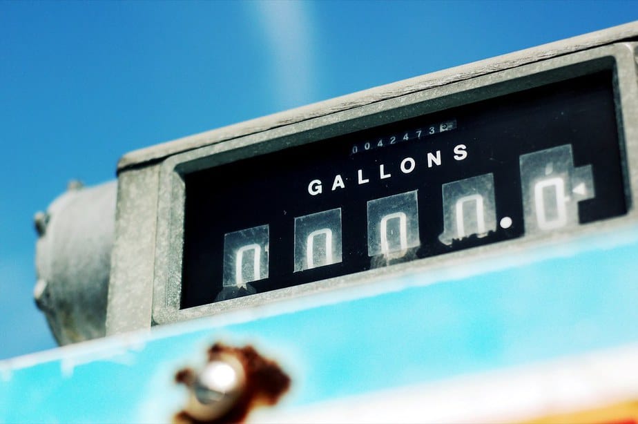 how-much-does-a-gallon-of-gas-weigh-10-interesting-facts-costniche