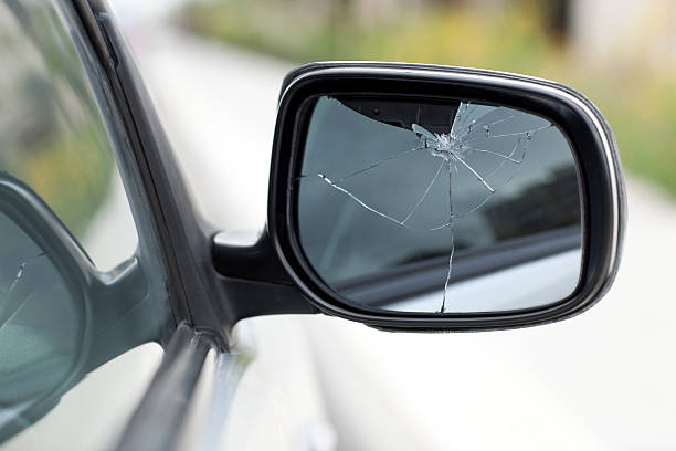 broken-side-mirror-car
